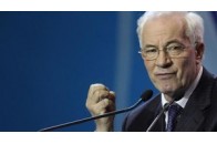 Азаров погрожує аптекарям: будете завищувати ціни - підете з ринку
