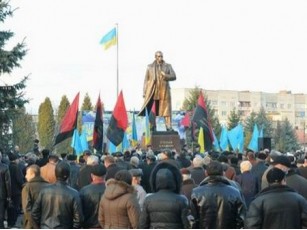 У Самборі відкрили пам’ятник Степану Бандері