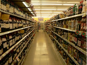 Новорічної ночі лучанам буде де закупитися