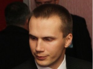 Янукович пропустить податки українців через свій банк 