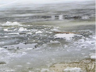 Під Луцьком у крижану воду провалились троє людей