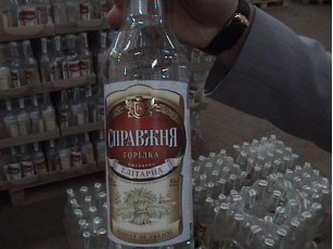 Ковельчанка підробленою горілкою отруїла двох чоловіків