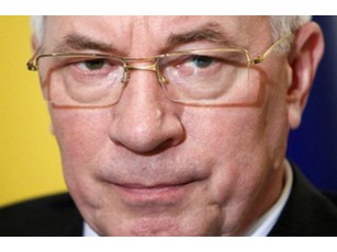 Росія не хоче змінювати вигідні їй контракти – Азаров