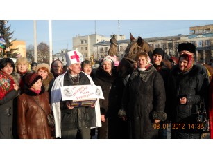 Рівняни купили слуховий апарат для Януковича, щоб він їх почув...