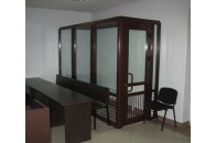 Із металевих кліток підсудних пересадять за скло?