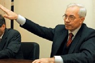 Регіонали нагримали на Азарова