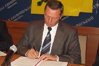 Микола Романюк звільнив заступника начальника юридичного відділу