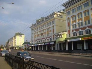 Міський голова перекрив центральну вулицю міста, а рівняни проти