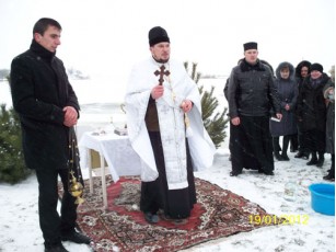 На Володимирщині зимові купання на Водохреще стають усе масовішими