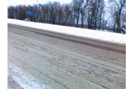 Снігопад ускладнив рух на трасі Рівне-Луцьк
