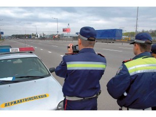 Зупинили не розмитнене авто, номера якого виявилися викраденими