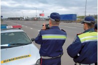 Зупинили не розмитнене авто, номера якого виявилися викраденими