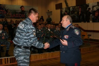 Міністр МВС України Віталій Захарченко відзначив рівненських беркутівців за бездоганну службу