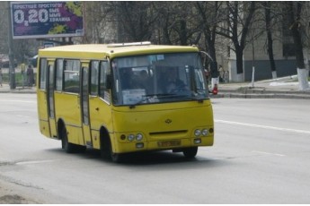 Лучан опитуватимуть про якість пасажирських перевезень просто на зупинках і в маршрутних таксі