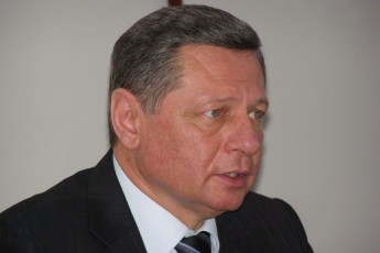Романюк «розбереться» з директорами шкіл, які змушують вчителів йти у неоплачувані відпустки
