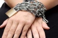 Неповнолітня вкрала у сусідки гроші, каталась на таксі та вживала спиртне