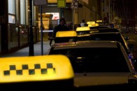 Рівненські таксисти планують «засигналити» міського голову за безгосподарність