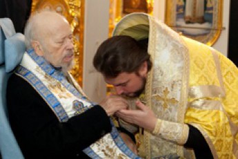 Хто ініціював непристойну бійку за місце глави УПЦ МП