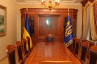 Януковичу зробили офіс у Межигір'ї, щоб не перекривав дорогу