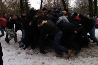 У Рівненському парку побилися близько сотні чоловіків + ВІДЕО