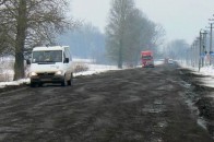 Львівські дороги після зими рясніють ямами