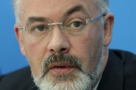 Табачнік передумав відміняти українські букви?