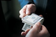 Через корупційні дії один працівник органів ДВС на Волині попратився посадою