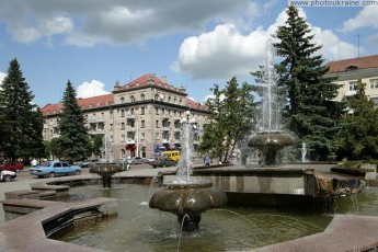 У Луцьку з’явився ще один проблемний фонтан