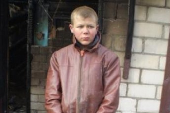 На Волині 14-річний хлопчик виніс із палаючої хати маленьку сестричку