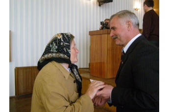 Влада Нововолинська піарить соціальну політику Януковича на своєму сайті