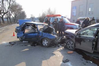 У Луцьку розбилося авто: загинули двоє