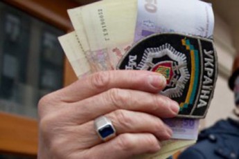 На Волині дільничний інспектор погорів на хабарі у 10 000 гривень