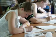 Табачник підняв прохідний бал у вузах