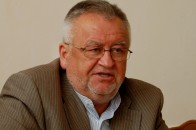 Голова Волинської ОДА вже витратив на «підкуп» виборців мільйон гривень