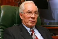 Азаров не чекає революції в Україні