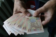 Українцям на 1 квітня кинули кістку зі стола Януковича