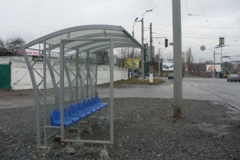 На Волині вандали знищують павільйони на зупинках