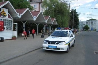 У Луцьку за порушення правил благоустрою зупинок підприємців штрафуватимуть на 850 гривень