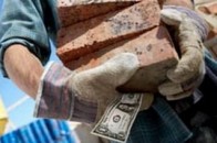 Українці масово втікають працювати за кордон