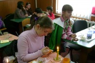 Маленькі лучани вже розмальовують писанки до Великодня