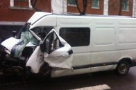 Волинські МНС-ники витягли з понівеченого авто 37-річного чоловіка