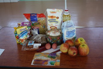 Найбільш малозабезпечені волиняни отримали 2000 пасхальних продуктових наборів