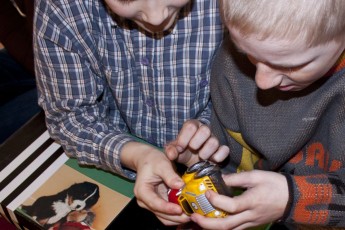 Великодні подарунки, увагу та турботу подарували дітям та пенсіонерам ВОГО “Ми плюс” та СМГО “Молодіжна платформа”