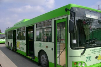 Мер Луцька сьогодні катався на безкоштовному тролейбусі