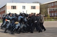 Рівненські міліціонери «приборкали» роздратованих вболівальників