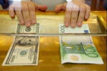 Паспортизація валютних операцій привела до падіння попиту на валюту в 5 разів