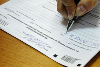 Волинські податківці приймають декларації про доходи навіть під час травневих свят