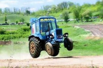 На Волині тракторист збив пішохода і «по-шумахерськи» втік з місця аварії