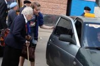 «Максим-таксі» та «Сім-таксі» в День Перемоги возитимуть ветеранів безкоштовно