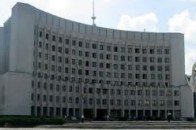 Самі блудять, а других судять?